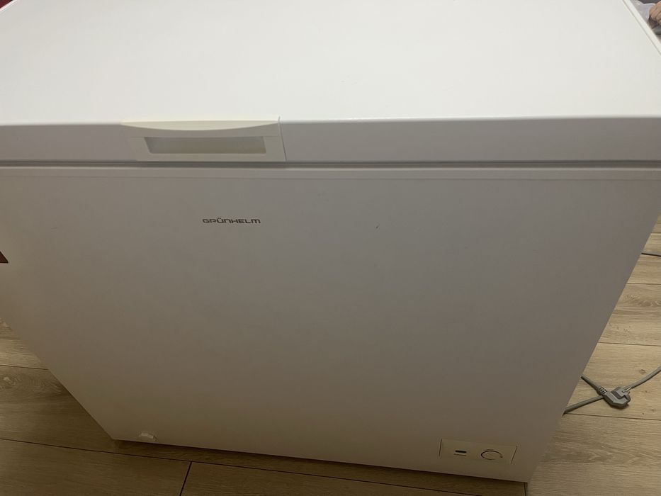 Продам морозильну камеру