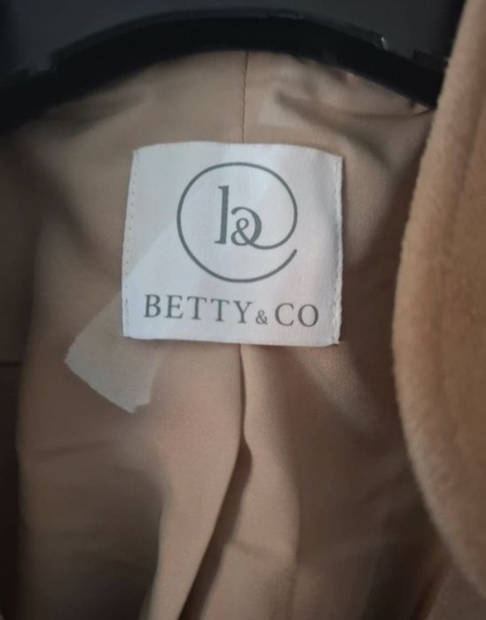 Narzutka/ kurteczka Betty & CO