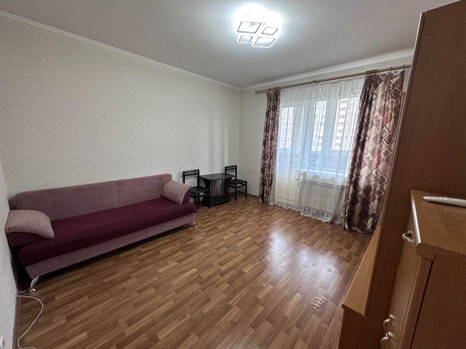 Оренда 2к квартира Урлівська 21-Б поверх 8/23 75м