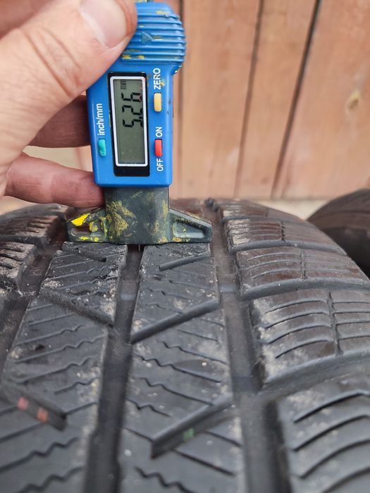 Komplet opon Barum Polaris5 225/55/17 101V XL