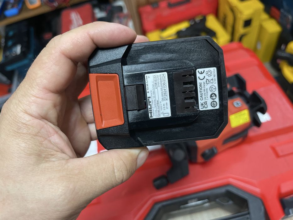Hilti PM 40-MG / мультилінійний лазерний рівень Хілті