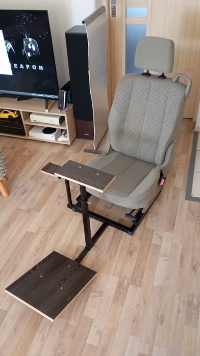 Stelaż simracing, simrig, pod kierownicę, Logitech, Thrustmaster