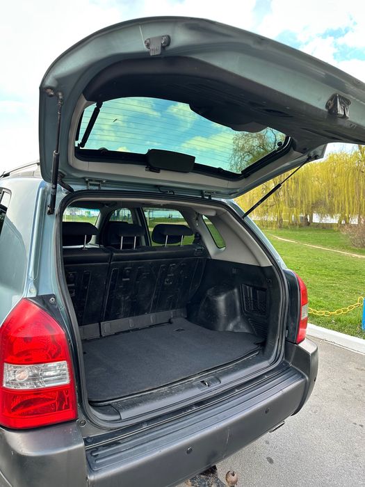 Продаж авто Tucson 2006 року