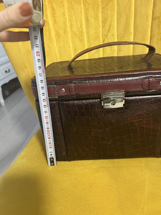 Kuferek na biżuterie