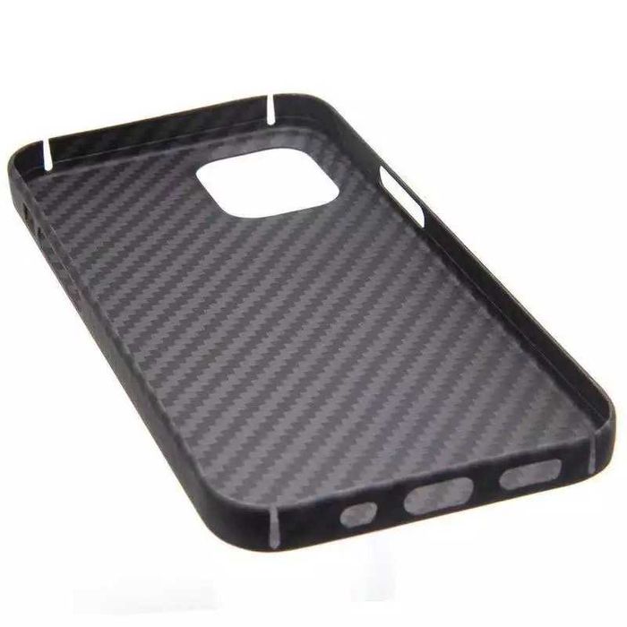 Карбоновый чехол iPhone 12 | 12 Pro