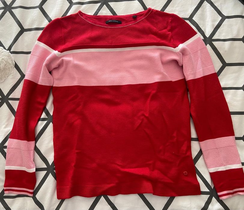 Duas malhas de manga comprida