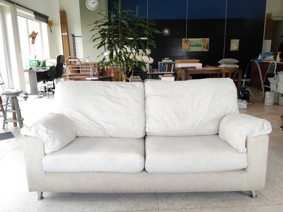 Sofa de 2 lugares c/ capas para as almofadas removíveis