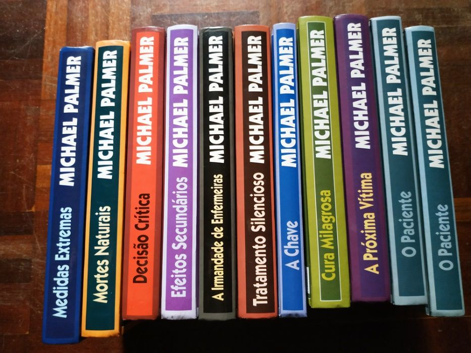 Books by Tami Hoag and Michael Palmer (€5 and €4 each)
