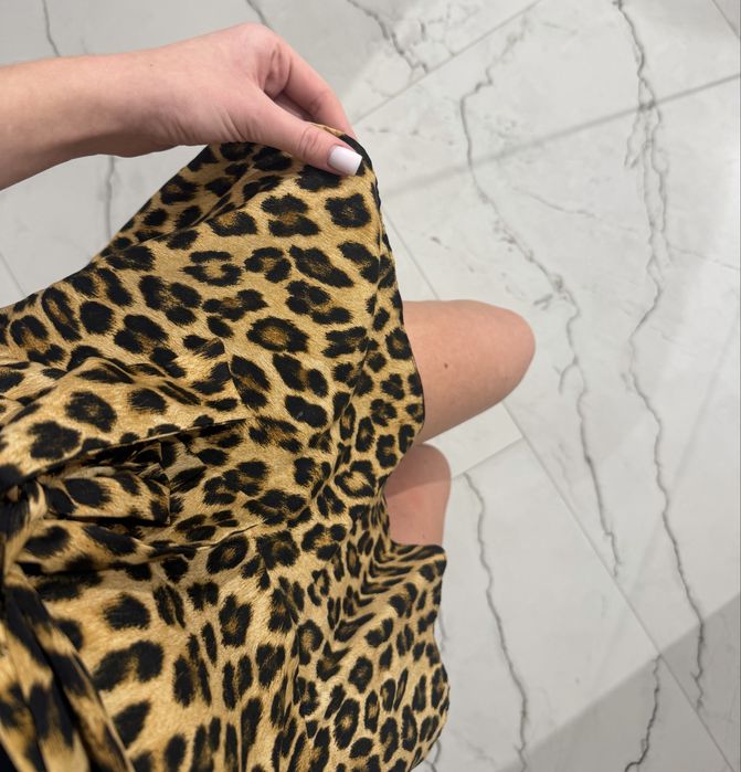неймовірна спідниця zara