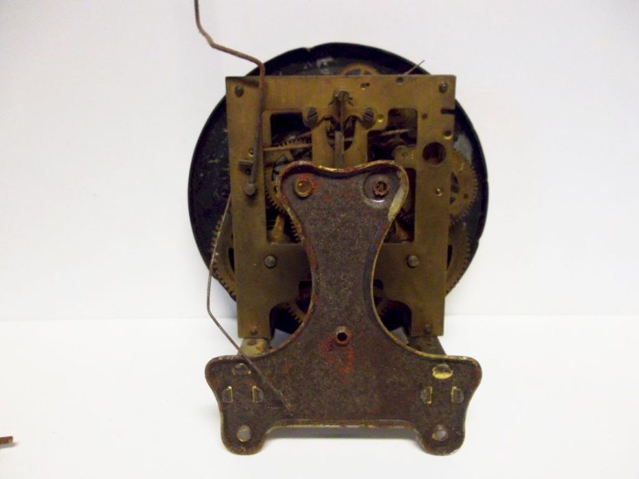 antigo relógio de parede em peças para restauro