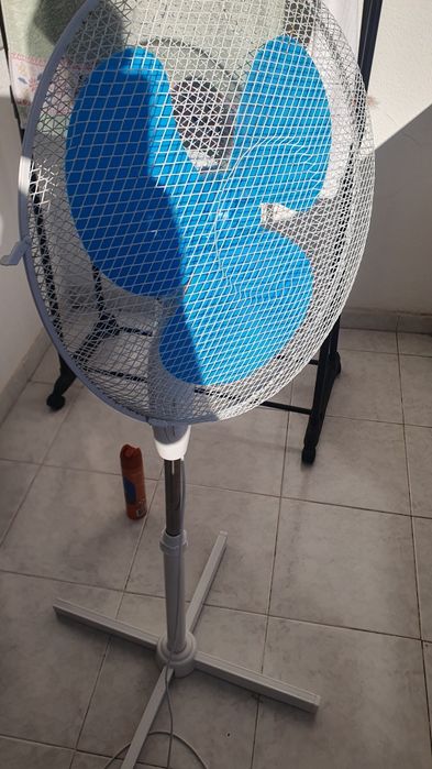 Ventilado de Pé (3 velocidades)