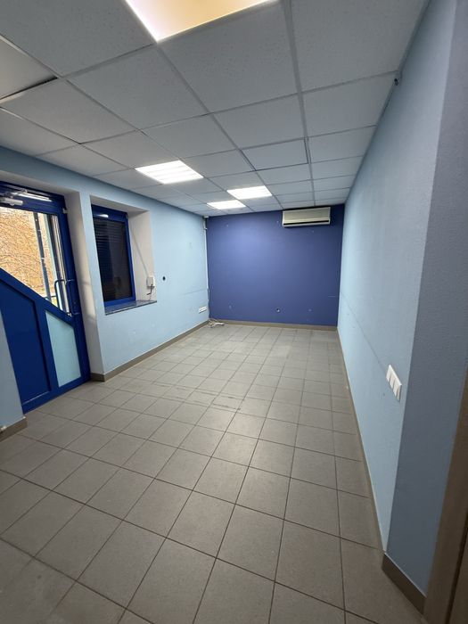 Сдам хорошее помещение на Артема под офис/магазин /для любого бизнеса