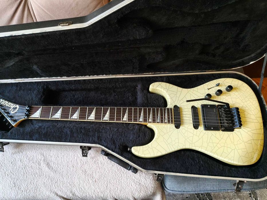 Charvel 475 DeLuxe  Desert Cracle