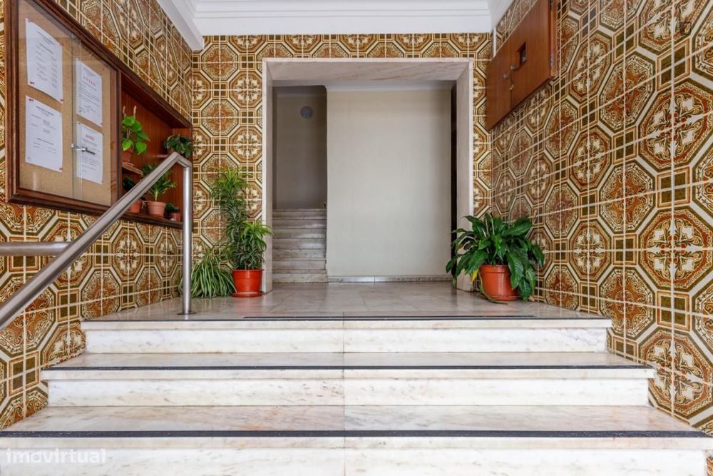 Quarto - localizado em Carcavelos Lisbon