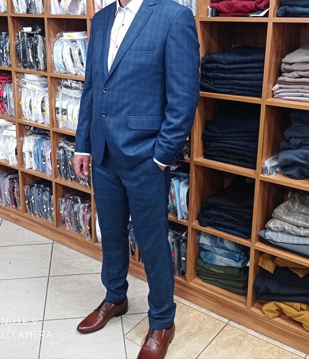 Piękny męski garnitur