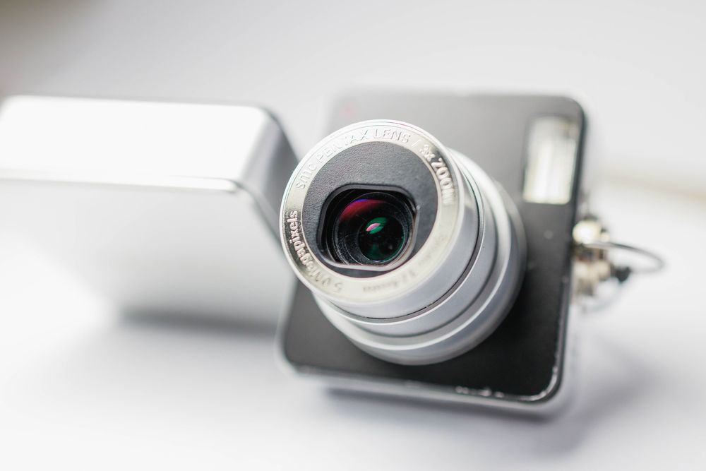 Pentax Optio X – Cyfrowy Kompakt z Obrotowym Body