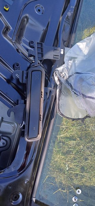 Ручка права передня іонік5