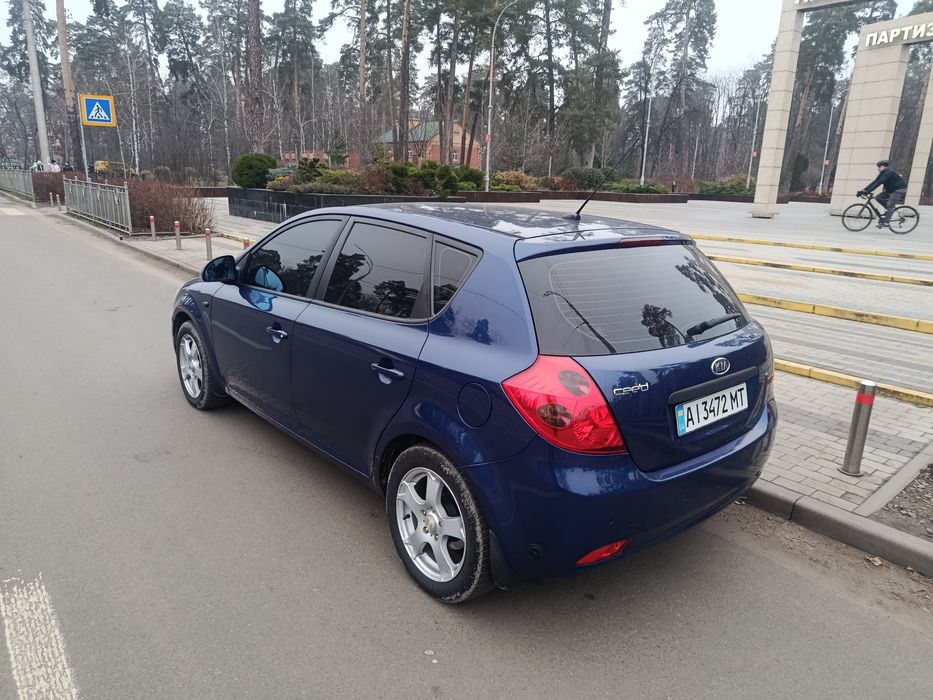 Продам Kia ceed 2.0