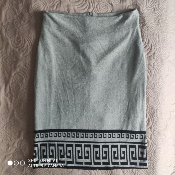 Szara ołówkowa spódnica midi L