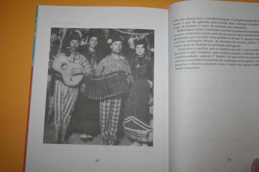 [] As Marchas Populares, de Marília Abel