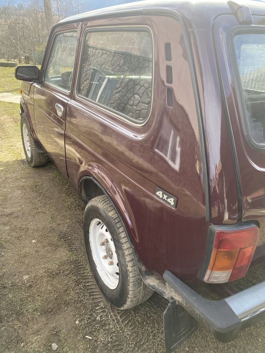 Продам ниву 21213