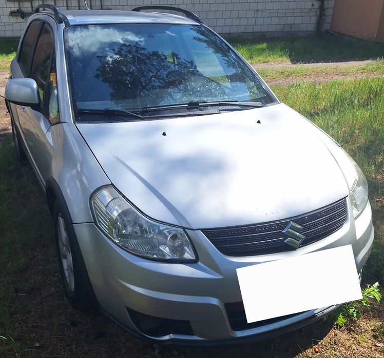 Suzuki SX4 srebrny