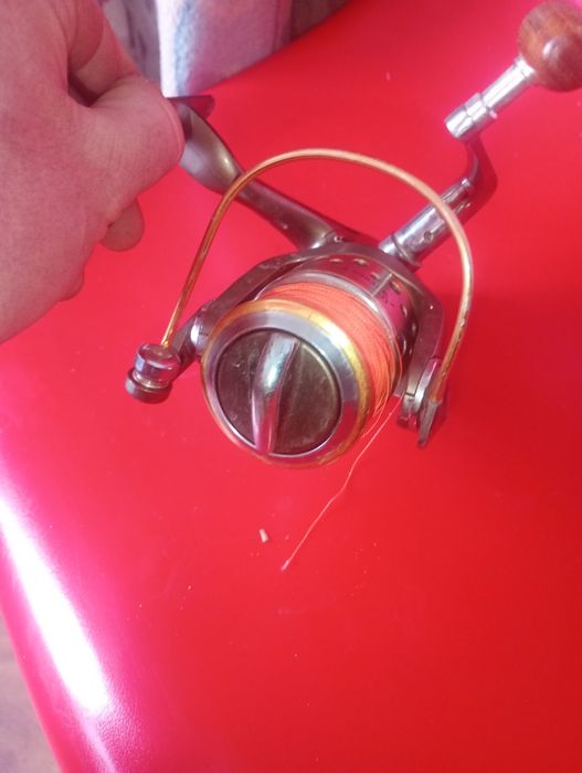 Катушка рыбальска ТН500 как новая