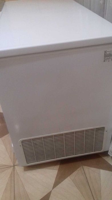 Морозильна камера 400 л Electrolux