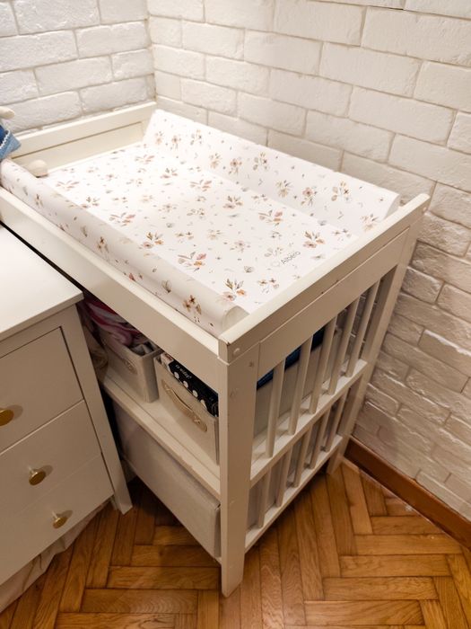 Przewijak Ikea GULLIVER oraz mata usztywniona Albero Mio