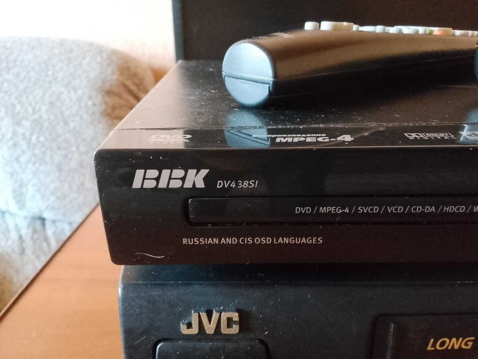 DVD-програвач BBK DV4-38SI