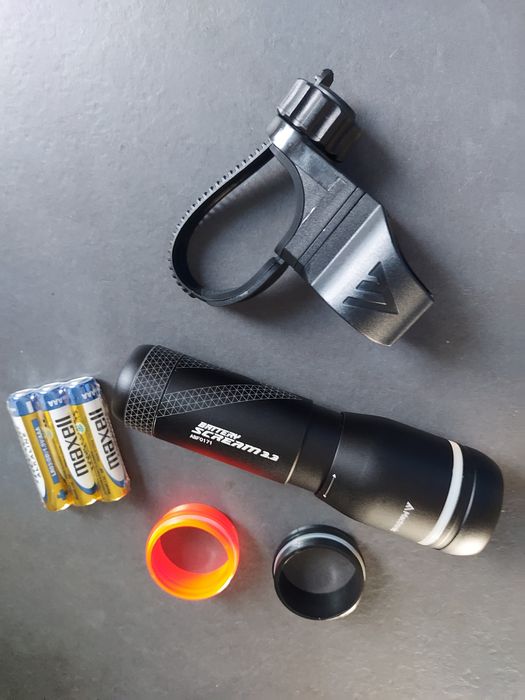 Oświetlenie 600 lumenów rowerowe przednie Mactronic Scream praca 13h