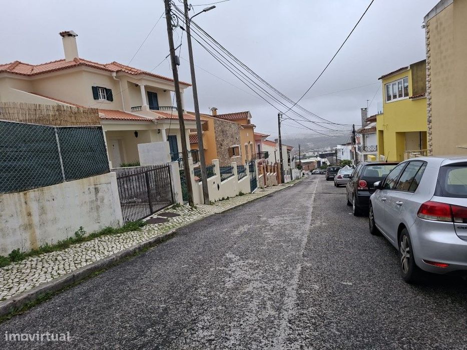 Lote de Terreno para Construção em Famões