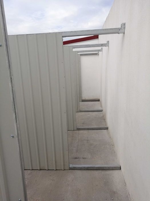 Blocos de Gaiolas com corredor de segurança por medida