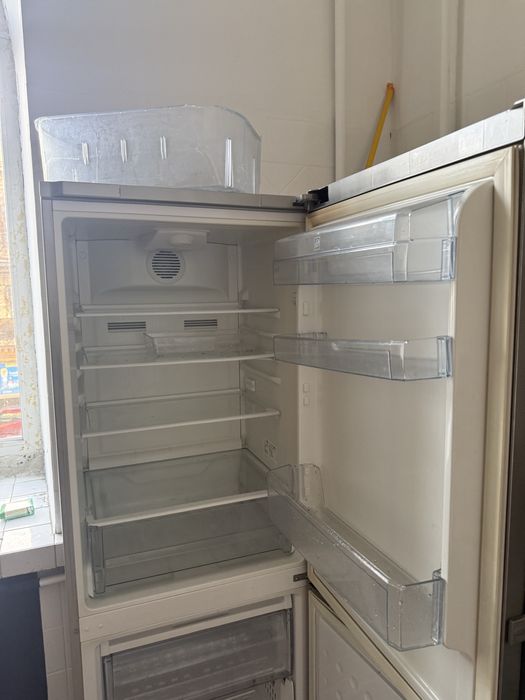 Холодильник beko продам терміново