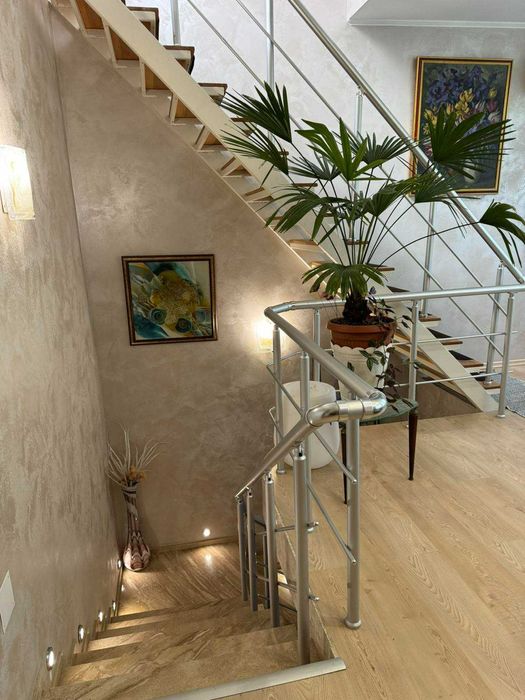 Продам коттедж возле моря ЛД