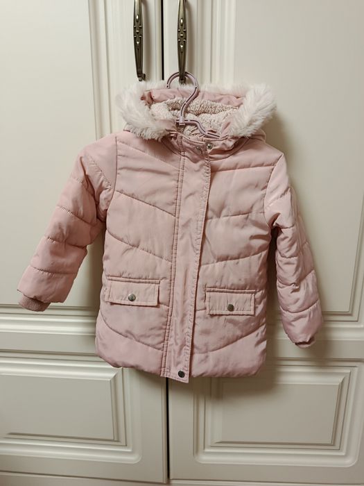 Продам куртку.  Ціна 250 грн. Розмір 86.