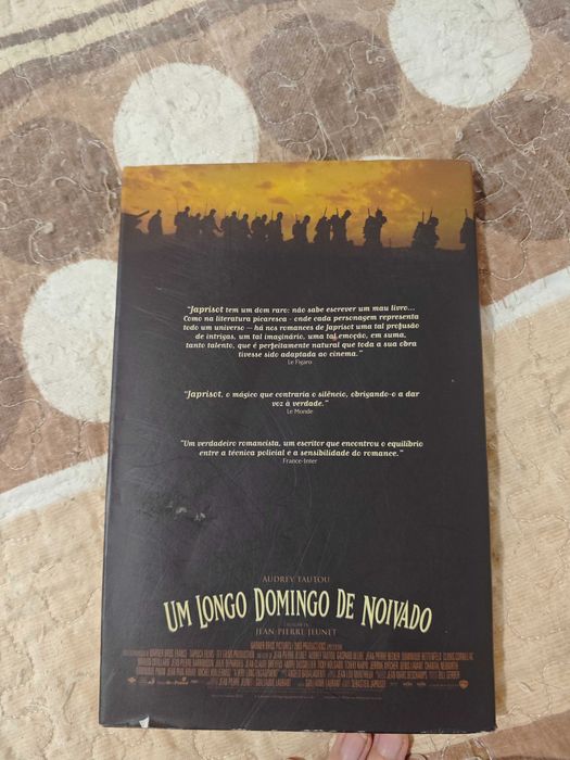 Livro "um longo domingo de noivado"