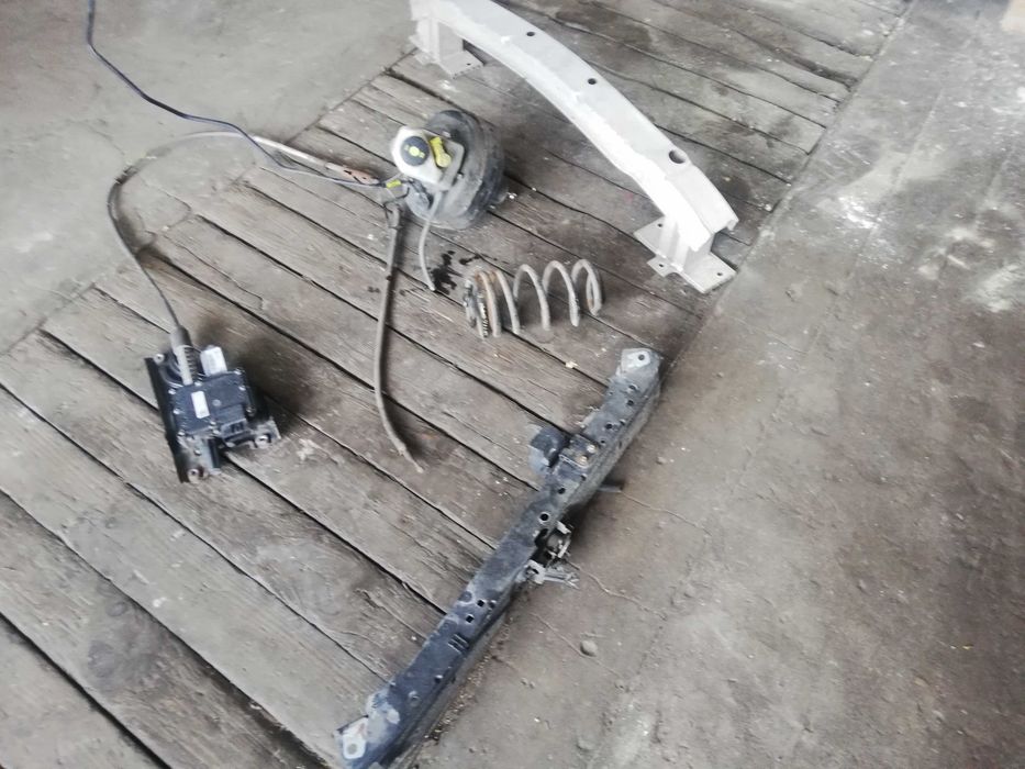 Opel Insygnia 12r. Servo , ABS , hamulec ręczny i inne cześci
