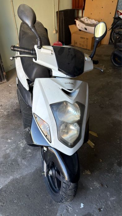 Motos e Scooters para Peças ou Inteiras – Ideais para Reparos e Customização 1