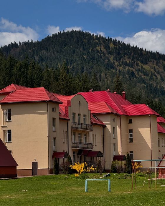 Будинок в Яблуниці. Проживання в Карпатах з харчуванням в Буковелі.