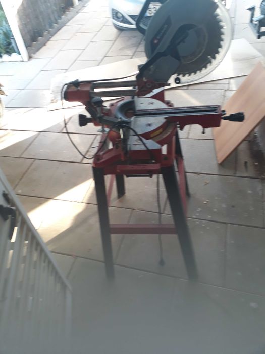 Scie a onglet  sur table
