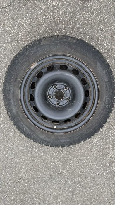 Комплект колес с зимней резиной  Nokian 205 / 60 R16 92T