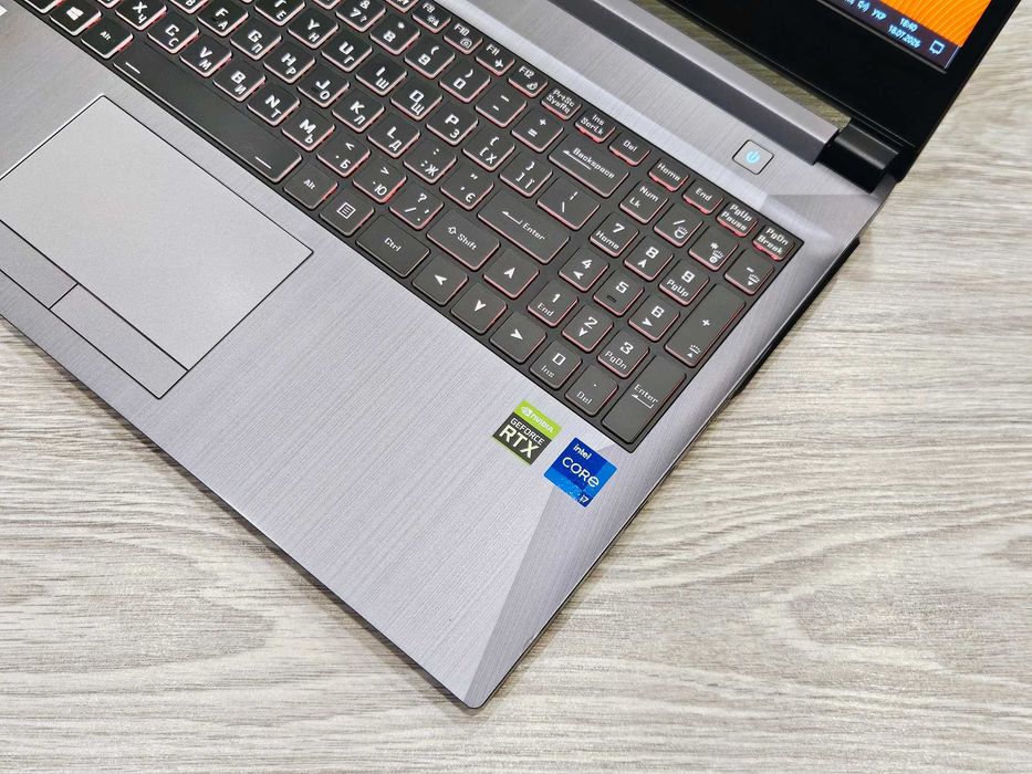 Ігровий ноутбук в ідеалі | 15,6" | IPS | 144Hz | i7-11800H | RTX 3050 4GB