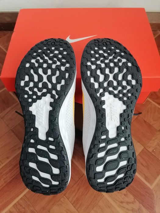 Sapatilha /ténis Nike revolution
