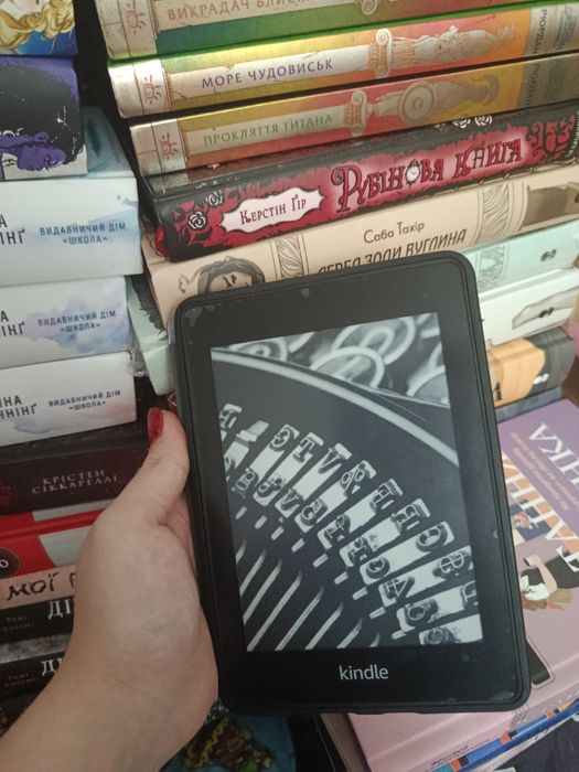 Kindle paperwhite  (10th generation)
