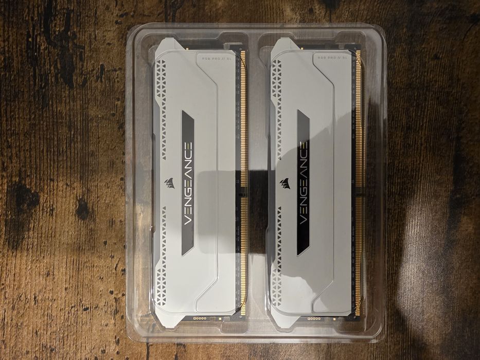 Corsair Vengeance RGB PRO 32 GB 2 x 16 G DDR4 3600mhz CL18 Białe