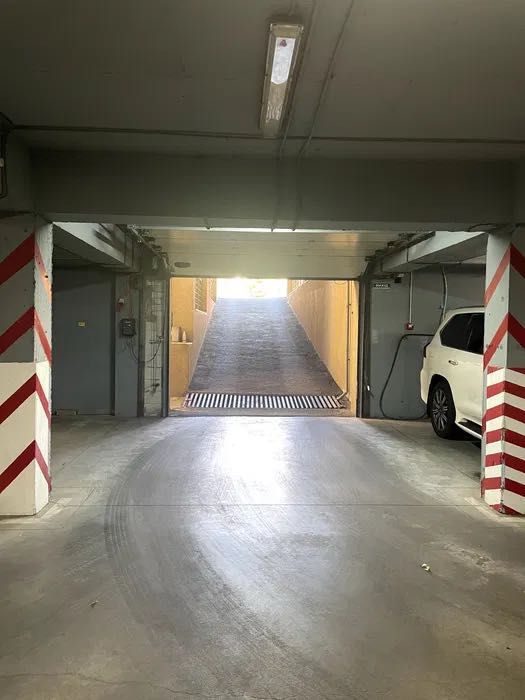 Сдам підземний паркомісце нам Левка Лукʼяненка