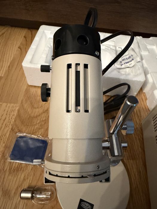 Olympus TGHM – laboratoryjny iluminator Oświetlenie do makro
