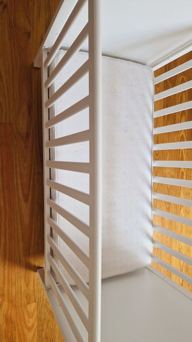 Cama de grades com duas posições