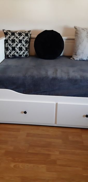 Cama como nova com 3 gavetoes